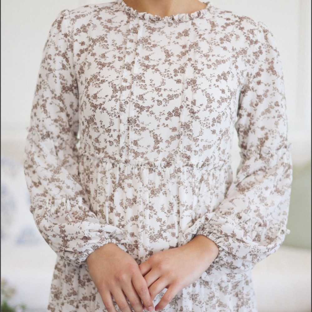 !ISO! I am looking for these Dainty Jewells dresses in size S Midi length!!! - Picture 5 of 7